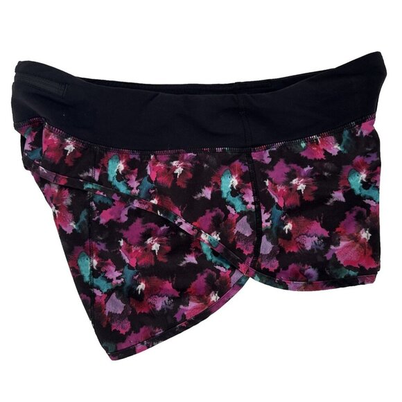 Lululemon Speed Short 8 Mini Midnight Bloom Black Deep Fuschia woman running - Picture 4 of 7